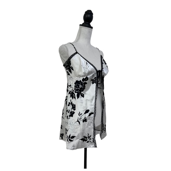 Victoria’s Secret White Satin Floral Babydoll - Picture 2 of 6